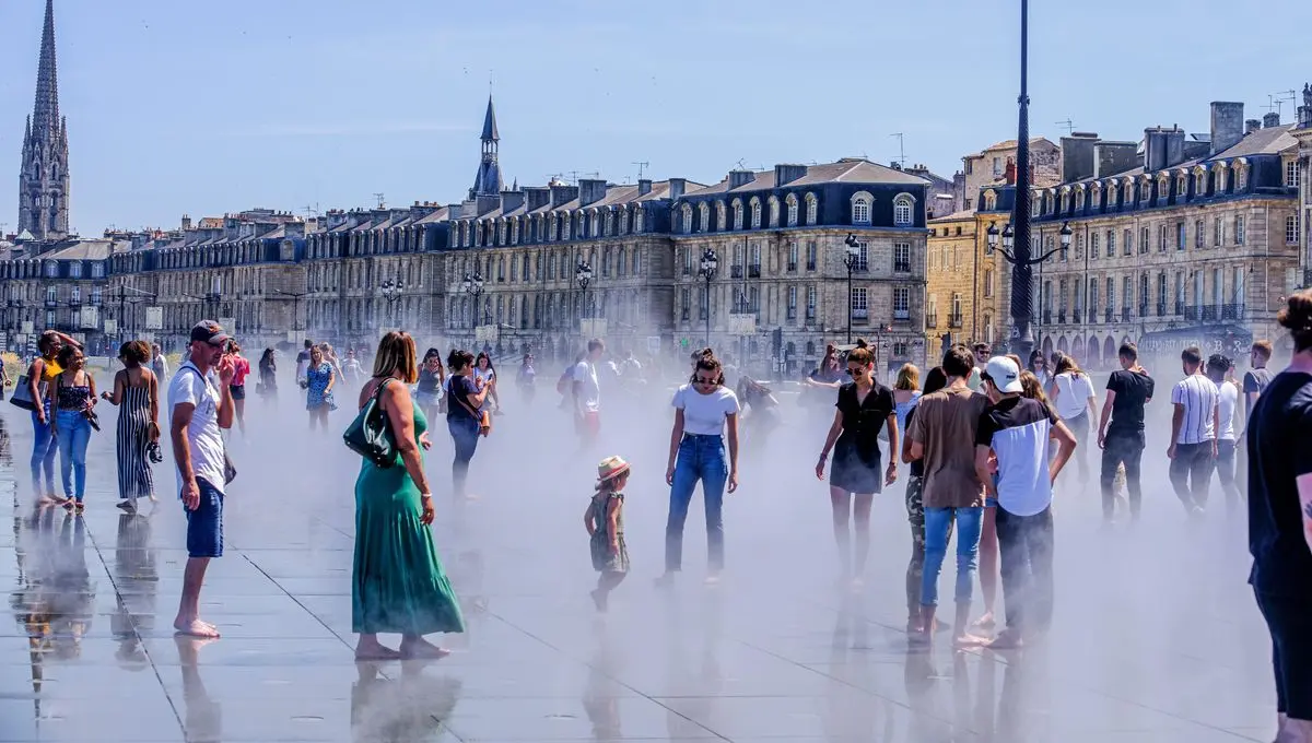 Athena Prestige-bordeaux-tours-touristique- le Miroir d'Eau